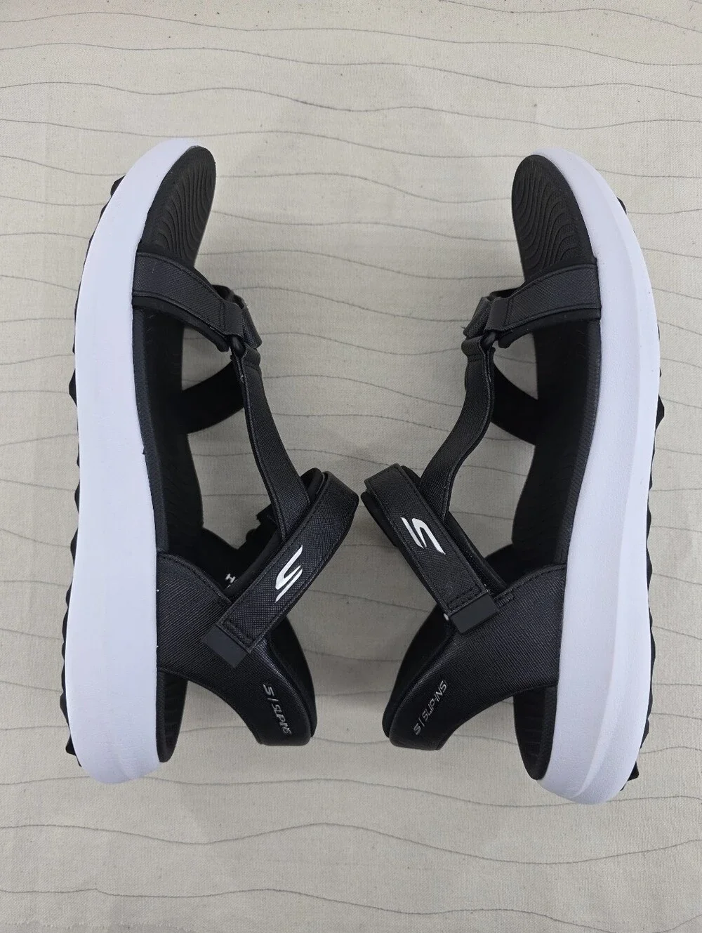 Skechers Womens Slip-Ins Hands Free Black White Slingback Sandals 123160 Size 11